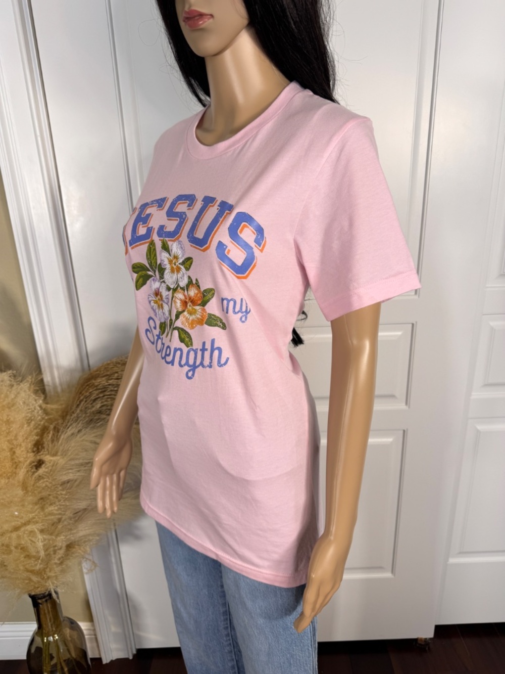 PINK CREW NECK T-SHIRT WITH "JESUS IS MY STRENGTH" GRAPHIC - NWOT - Picture 5 of 13